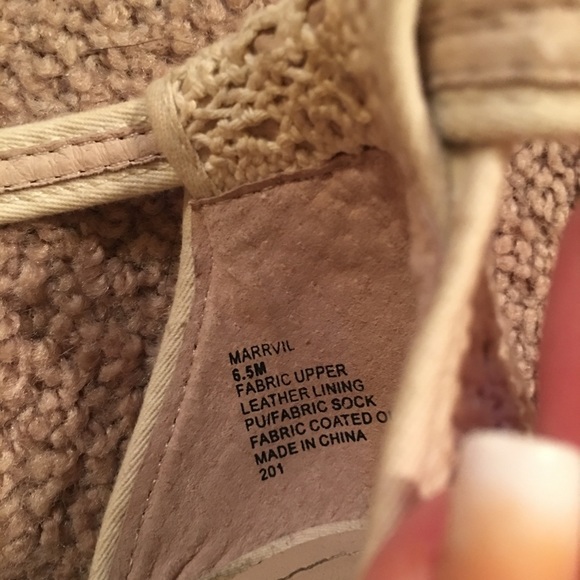 🚫Sold🚫Steve Madden Crochet Wedges - Picture 3 of 4